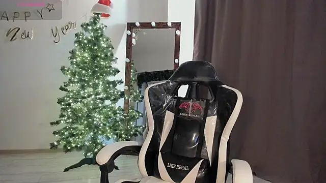 Snapshot of Lana_Younes chatting on 14, 12, 2024 Lana Younes online show from 14, 12, 2024