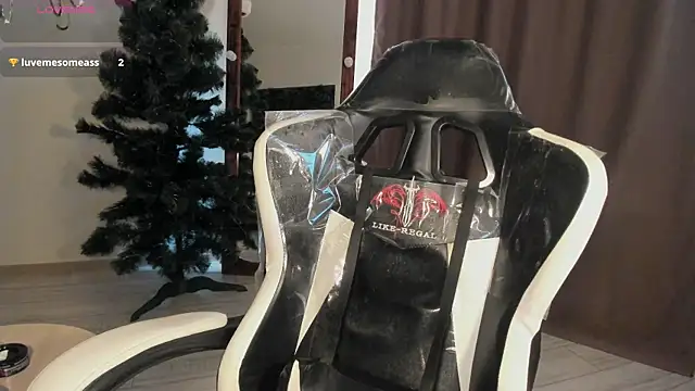 Snapshot of Lana_Younes chatting on 10, 2, 2025 Lana Younes online show from 10, 2, 2025