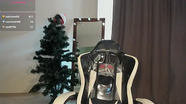 Snapshot of Lana_Younes chatting on 12, 3, 2025 Lana Younes online show from 12, 3, 2025