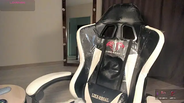 Snapshot of Lana_Younes chatting on 21, 3, 2025 Lana Younes online show from 21, 3, 2025