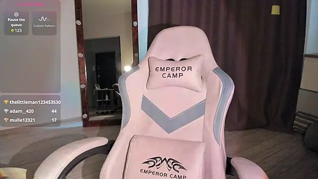 Snapshot of Lana_Younes chatting on 23, 11, 2025 Lana Younes online show from 23, 11, 2025