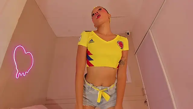 Snapshot of dani_skinny_ chatting on 10, 11, 2025 dani skinny online show from 10, 11, 2025