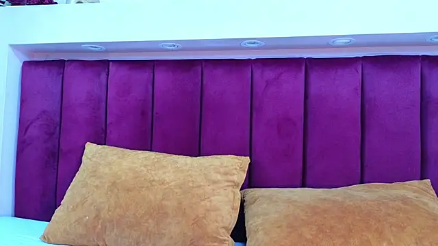 JESSYCORTES online show from 5, 3, 2025