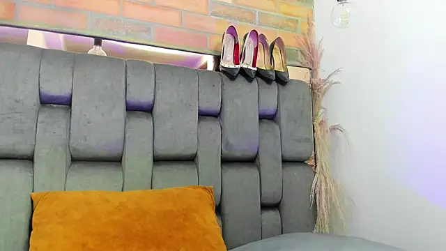 JESSYCORTES online show from 4, 10, 2025