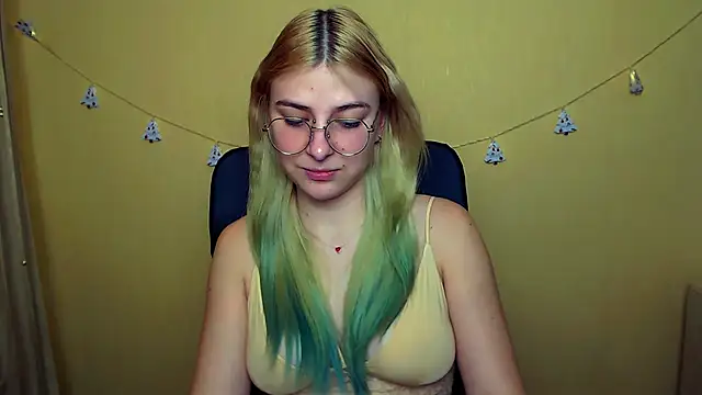 Luna Lush  online show from 19, 12, 2024