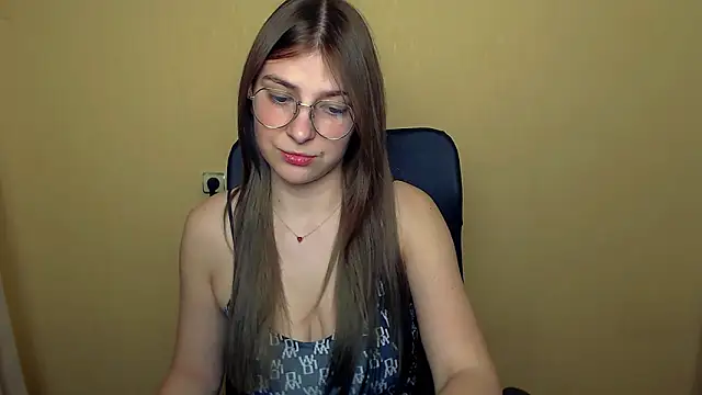 Luna Lush  online show from 12, 11, 2025