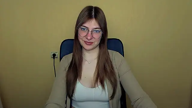 Luna Lush  online show from 24, 4, 2026