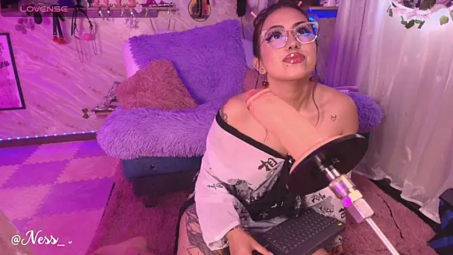 Snapshot of ness_wi chatting on 6, 3, 2026 ness wi online show from 6, 3, 2026