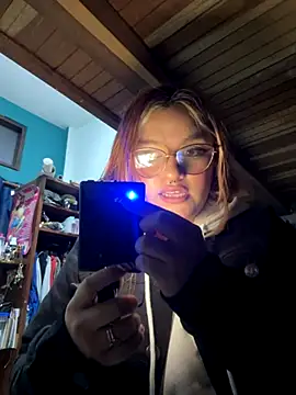 SophiaWeestt99 online show from 4, 12, 2025