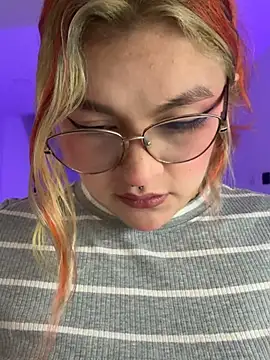 SophiaWeestt99 online show from 24, 7, 2026