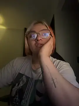 SophiaWeestt99 online show from 25, 7, 2026