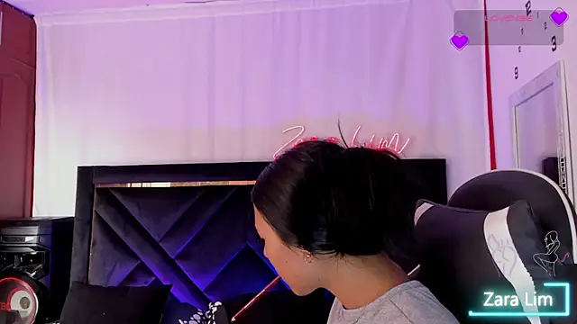 Snapshot of ZaraLim chatting on 31, 10, 2025 ZaraLim online show from 31, 10, 2025