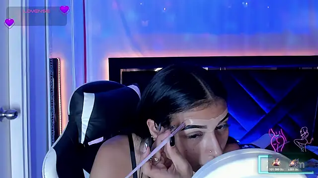 Snapshot of ZaraLim chatting on 30, 11, 2025 ZaraLim online show from 30, 11, 2025