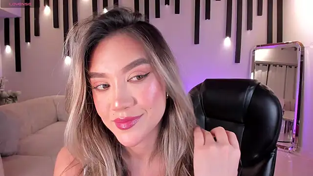 RebeccaHudson online show from 30, 1, 2025