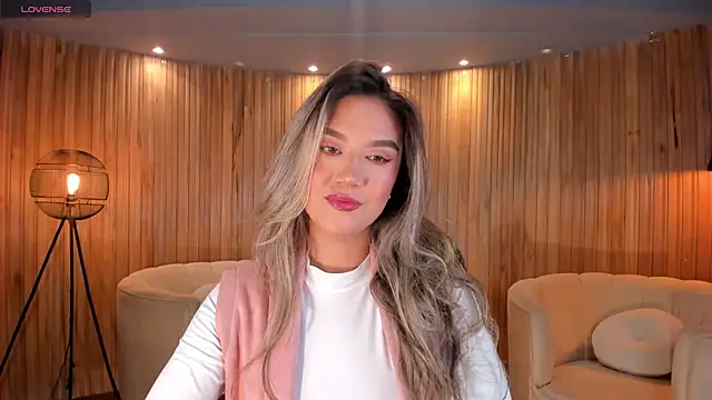 RebeccaHudson online show from 8, 2, 2025