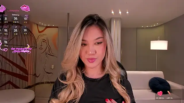 RebeccaHudson online show from 24, 4, 2026