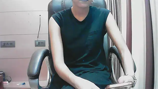 collage hoty online show from 18, 9, 2025