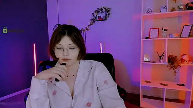 nikole kitt online show from 22, 4, 2026