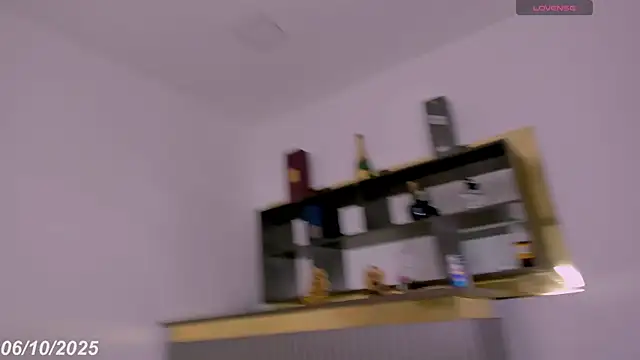 Keila Mendoza online show from 6, 10, 2025