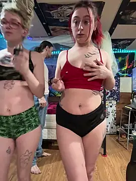 NovaLove2002 online show from 4, 3, 2025