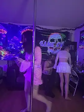 NovaLove2002 online show from 27, 4, 2026