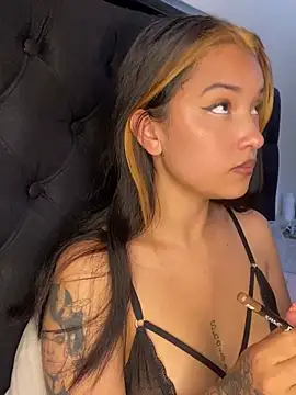 Snapshot of baby_lizy chatting on 21, 12, 2024 baby lizy online show from 21, 12, 2024