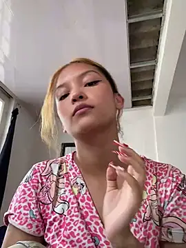 Snapshot of baby_lizy chatting on 5, 1, 2025 baby lizy online show from 5, 1, 2025