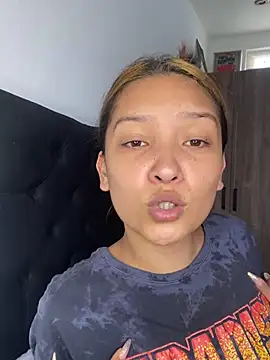 Snapshot of baby_lizy chatting on 28, 1, 2025 baby lizy online show from 28, 1, 2025