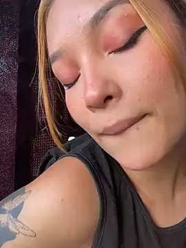 Snapshot of baby_lizy chatting on 2, 2, 2025 baby lizy online show from 2, 2, 2025