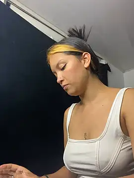 Snapshot of baby_lizy chatting on 22, 3, 2025 baby lizy online show from 22, 3, 2025