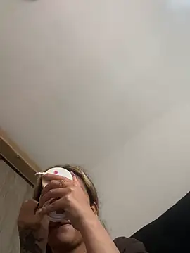 Snapshot of baby_lizy chatting on 12, 9, 2025 baby lizy online show from 12, 9, 2025