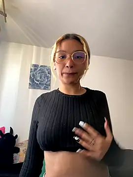 Snapshot of baby_lizy chatting on 25, 9, 2025 baby lizy online show from 25, 9, 2025