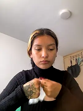 Snapshot of baby_lizy chatting on 4, 10, 2025 baby lizy online show from 4, 10, 2025