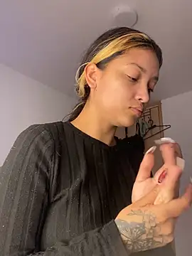 Snapshot of baby_lizy chatting on 5, 10, 2025 baby lizy online show from 5, 10, 2025