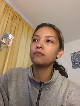 Snapshot of baby_lizy chatting on 18, 10, 2025 baby lizy online show from 18, 10, 2025