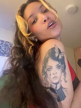 Snapshot of baby_lizy chatting on 20, 10, 2025 baby lizy online show from 20, 10, 2025