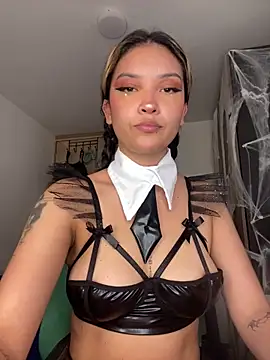 Snapshot of baby_lizy chatting on 31, 10, 2025 baby lizy online show from 31, 10, 2025