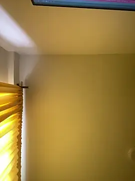 Snapshot of baby_lizy chatting on 4, 11, 2025 baby lizy online show from 4, 11, 2025