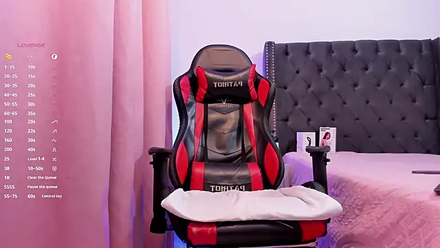 Snapshot of aronvillegas chatting on 6, 12, 2024 aronvillegas online show from 6, 12, 2024