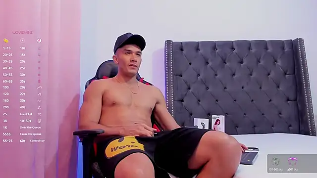 Snapshot of aronvillegas chatting on 13, 12, 2024 aronvillegas online show from 13, 12, 2024