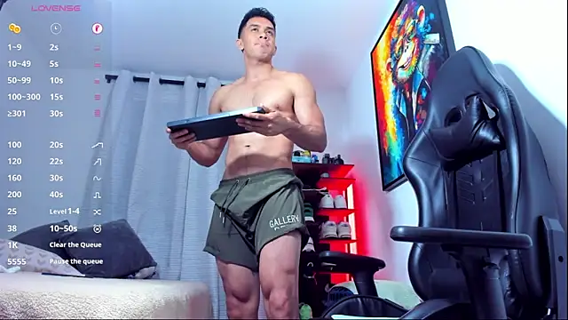 Snapshot of aronvillegas chatting on 21, 11, 2025 aronvillegas online show from 21, 11, 2025