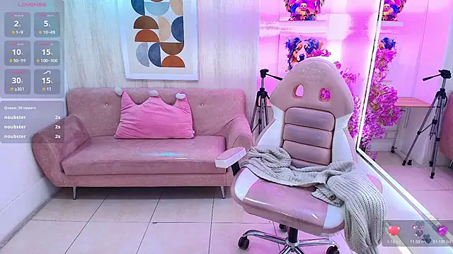 Snapshot of Gabby_evanns chatting on 3, 6, 2026 Gabby evanns online show from 3, 6, 2026