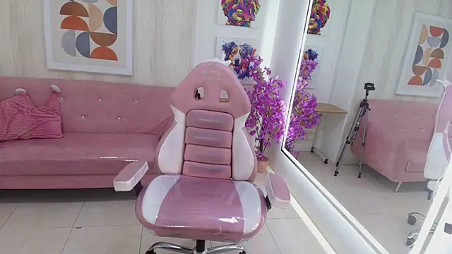 Snapshot of Gabby_evanns chatting on 8, 6, 2026 Gabby evanns online show from 8, 6, 2026