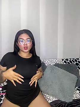 Snapshot of camianddanna chatting on 19, 1, 2025 camianddanna online show from 19, 1, 2025