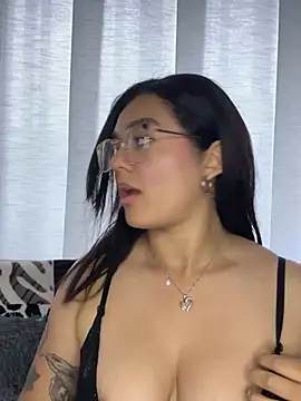 Snapshot of camianddanna chatting on 27, 1, 2025 camianddanna online show from 27, 1, 2025