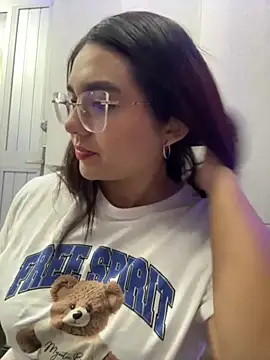 Snapshot of camianddanna chatting on 7, 11, 2025 camianddanna online show from 7, 11, 2025