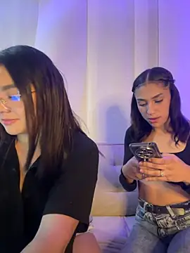 Snapshot of camianddanna chatting on 20, 11, 2025 camianddanna online show from 20, 11, 2025