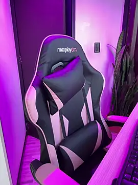 Snapshot of camianddanna chatting on 18, 2, 2026 camianddanna online show from 18, 2, 2026