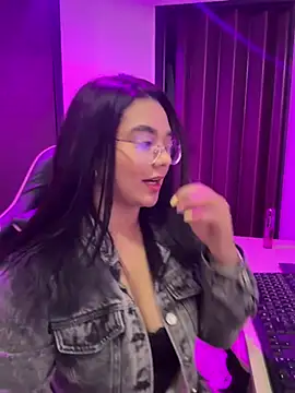 Snapshot of camianddanna chatting on 1, 3, 2026 camianddanna online show from 1, 3, 2026