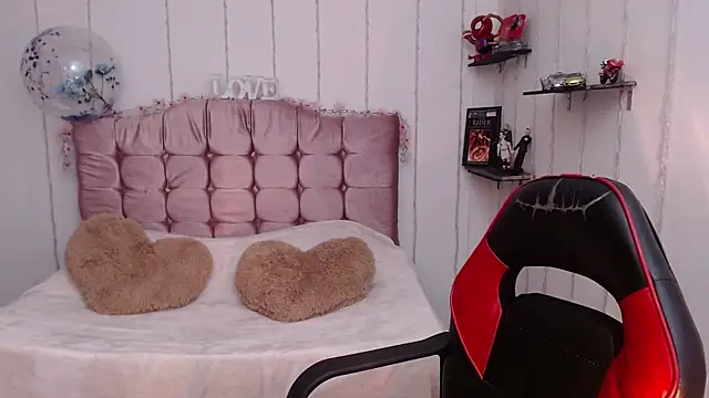 Snapshot of sapphire_lilac chatting on 4, 1, 2025 sapphire lilac online show from 4, 1, 2025